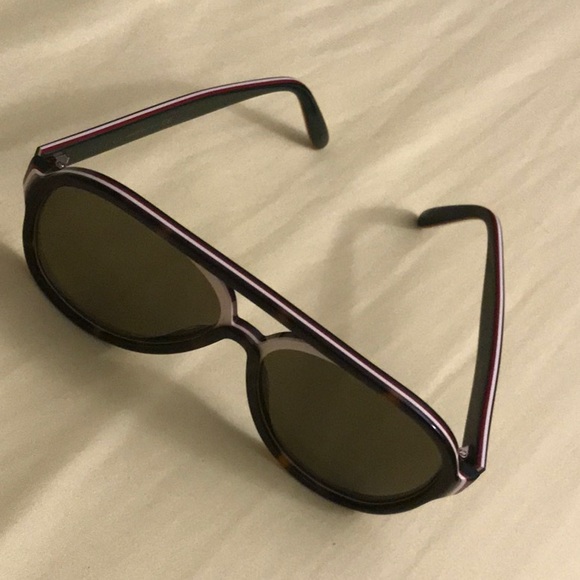 Authentic Gucci Shades - Picture 4 of 8